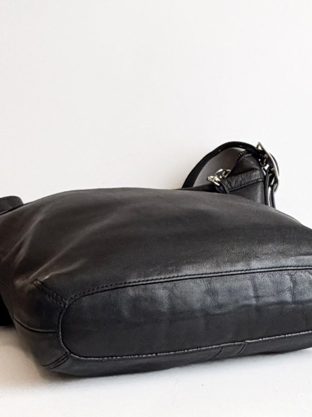 Vintage Y2K Coach 9188 Legacy Slim Duffle Crossbody Shoulder Bag Black Leather - Picture 3 of 10